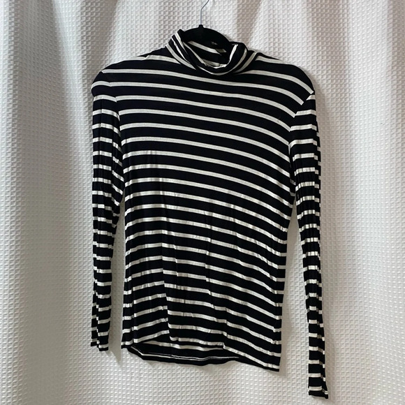 H&M Striped Turtleneck Knit Long Sleeve - Picture 1 of 4